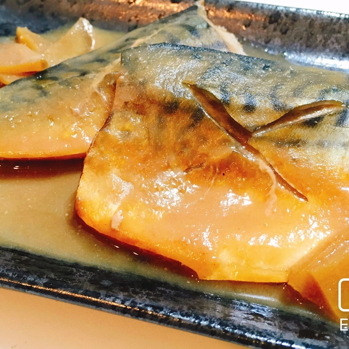 フライパンで簡単！生姜も美味な鯖の味噌煮